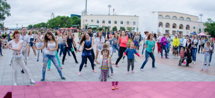 Обложка: Танцы во Владивостоке