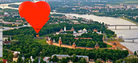Обложка: Индивидуальный демонстрационный полет на воздушном шаре в виде сердца для двух человек в Великом Новгороде