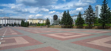 Обложка: Площадь Советов