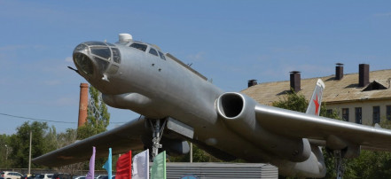 Обложка: Памятник «Самолет Ту-16»