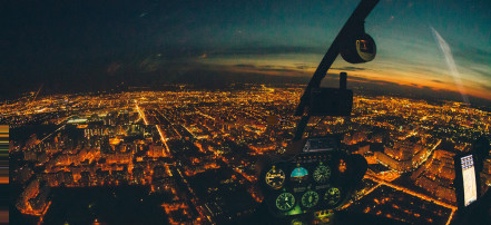 Обложка: Полет на вертолете над ночной Москвой