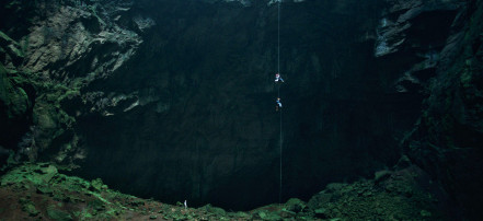 Обложка: Пещера Крубера (Воронья пещера) в Абхазии