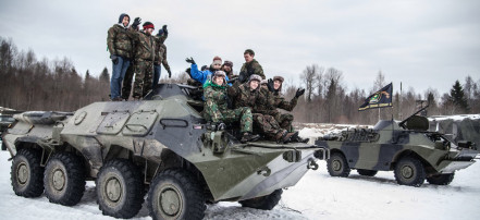 Обложка: Катание на БТР-80 в Санкт-Петербурге