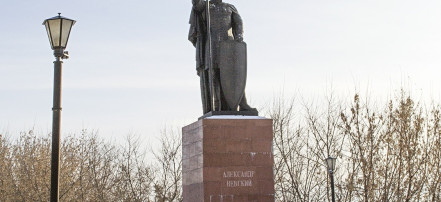 Обложка: Памятник Александру Невскому в Городце