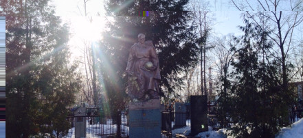 Обложка: Архангельское кладбище
