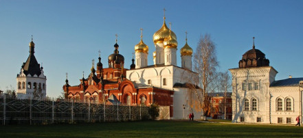 Обложка: Богоявленско-Анастасиин женский монастырь