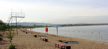 Обложка: Городской пляж на озере Кенон