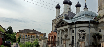Обложка: Казанский храм «Под горой» в Калуге