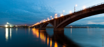 Обложка: Коммунальный мост