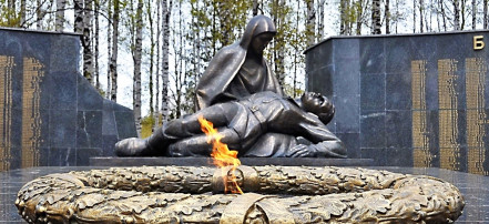Обложка: Мемориал Славы воинам округа, погибшим в годы Великой Отечественной войны
