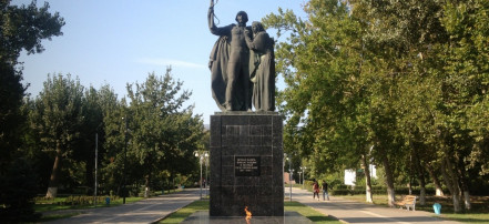Обложка: Мемориал воинам, павшим в Великой Отечественной войне 1941–1945 годов