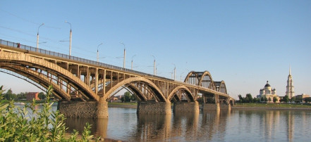 Обложка: Мост через Волгу