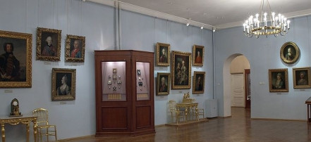 Обложка: Музей изобразительных искусств Великого Новгорода
