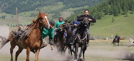 Обложка: Национальная игра тюркских народов "Кок-бору"