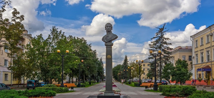 Обложка: Памятник Г. Р. Державину