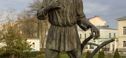 Обложка: Памятник Тамбовскому мужику