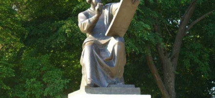 Обложка: Памятник Андрею Рублёву