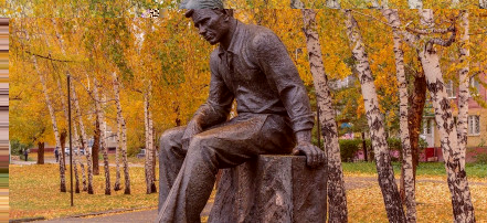 Обложка: Памятник В. М. Шукшину