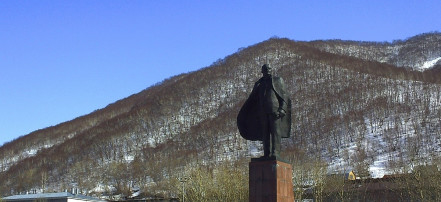 Обложка: Памятник В.И. Ленину на Театральной площади