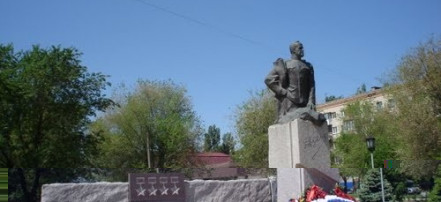 Обложка: Памятник Г.К. Жукову