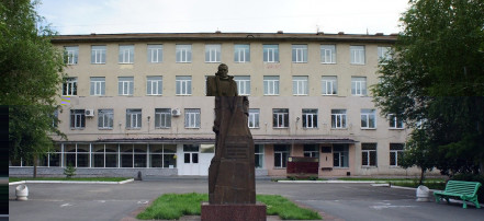 Обложка: Памятник И.Л. Рудницкому