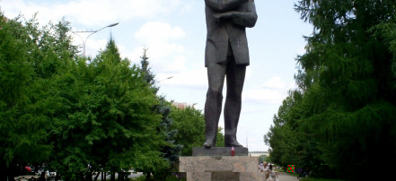 Обложка: Памятник И.С. Ключникову-Палантаю