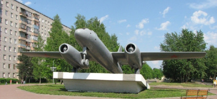 Обложка: Памятник Ил-28