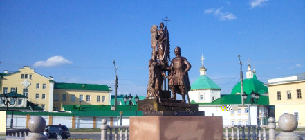 Обложка: Памятник Святым Петру и Февронии