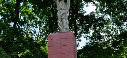 Обложка: Памятник Степану Халтурину