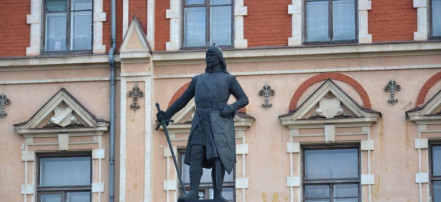 Обложка: Памятник Торгильсу Кнутссону