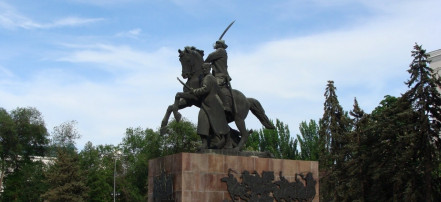 Обложка: Памятник бойцам Первой конной армии