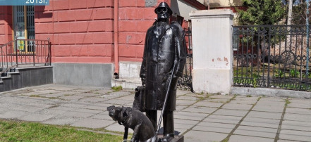 Обложка: Памятник городскому ангелу