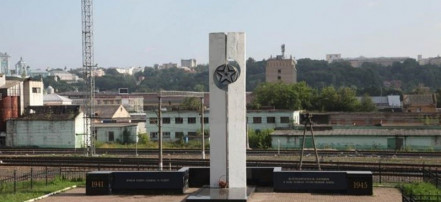 Обложка: Памятник железнодорожникам, погибшим в Великой Отечественной войне