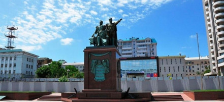 Обложка: Памятник отцам-основателям Новороссийска: Раевскому, Лазареву и Серебрякову