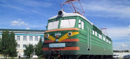 Обложка: Памятник первому электровозу Алтайского региона ВЛ60К-649