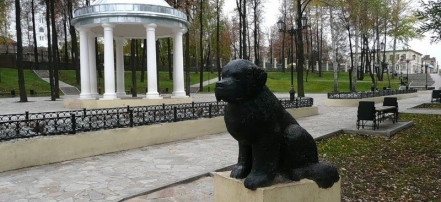 Обложка: Памятник собаке-спасателю