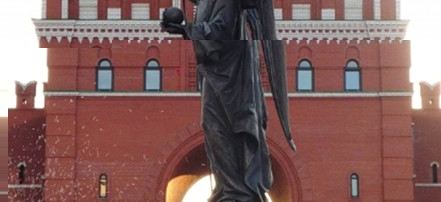 Обложка: Памятник-фонтан архангелу Гавриилу