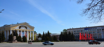 Обложка: Площадь Ленина