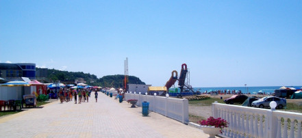 Обложка: Пляж села Лермонтово