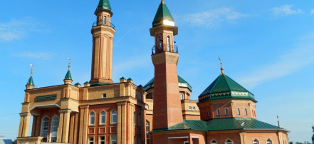 Обложка: Тольяттинская соборная мечеть имени Хариса Диниулова