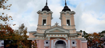 Обложка: Храм святых первоверховных апостолов Петра и Павла в Великом Новгороде