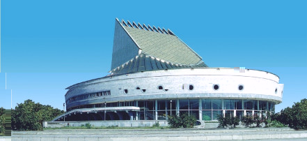 Обложка: Новосибирский Академический молодежный театр «Глобус»