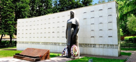Обложка: Памятник тулякам - Героям Советского Союза