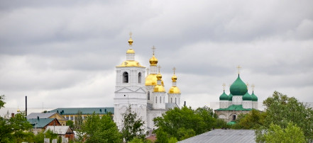 Обложка: Спасо-Преображенский монастырь