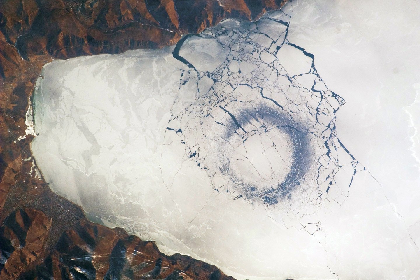 Кольца на льду