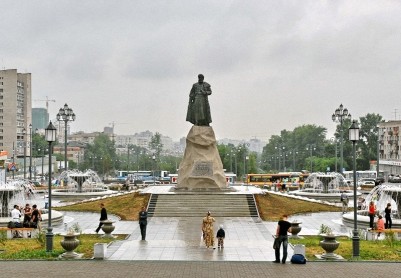 Памятник Е.П. Хабарову
