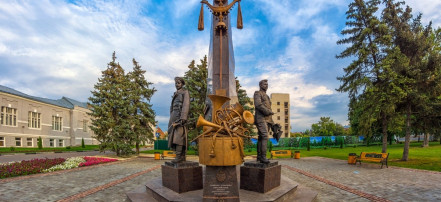 Памятник композиторам Шатрову и Агапкину: Фото 2