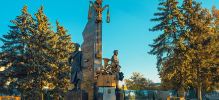 Памятник композиторам Шатрову и Агапкину: Фото 3