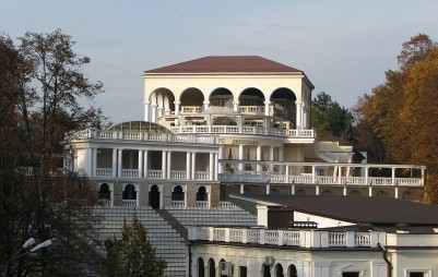 Зеленый театр и Дворец торжеств «Эльбрус»