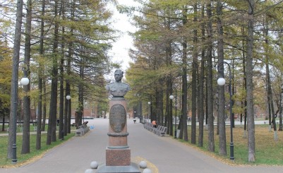 Памятник-бюст Е. М. Кунгурцеву